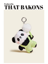 Charm de Panda com Macacão Verde em Pelúcia